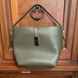 Elegant Green Handbag